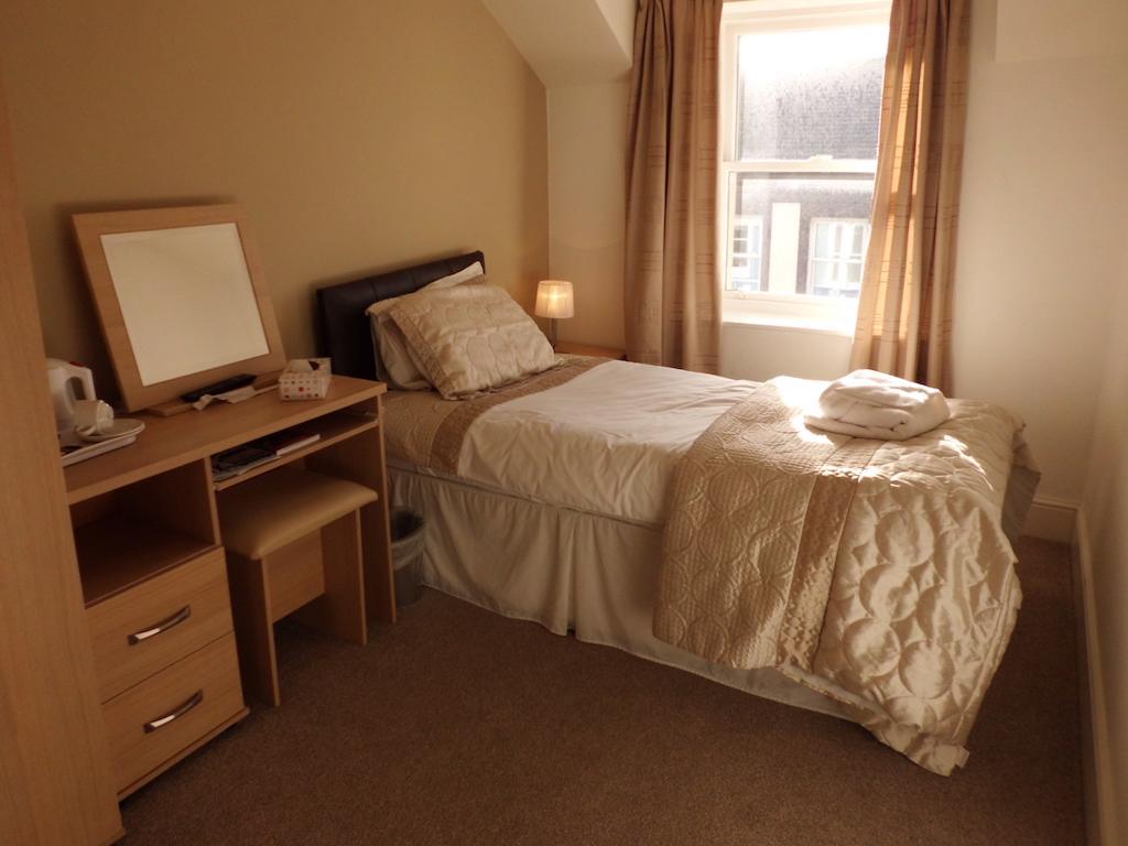 The Golden Lion Hotel Maryport Room photo